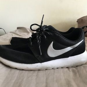 Women’s Nike Roshes